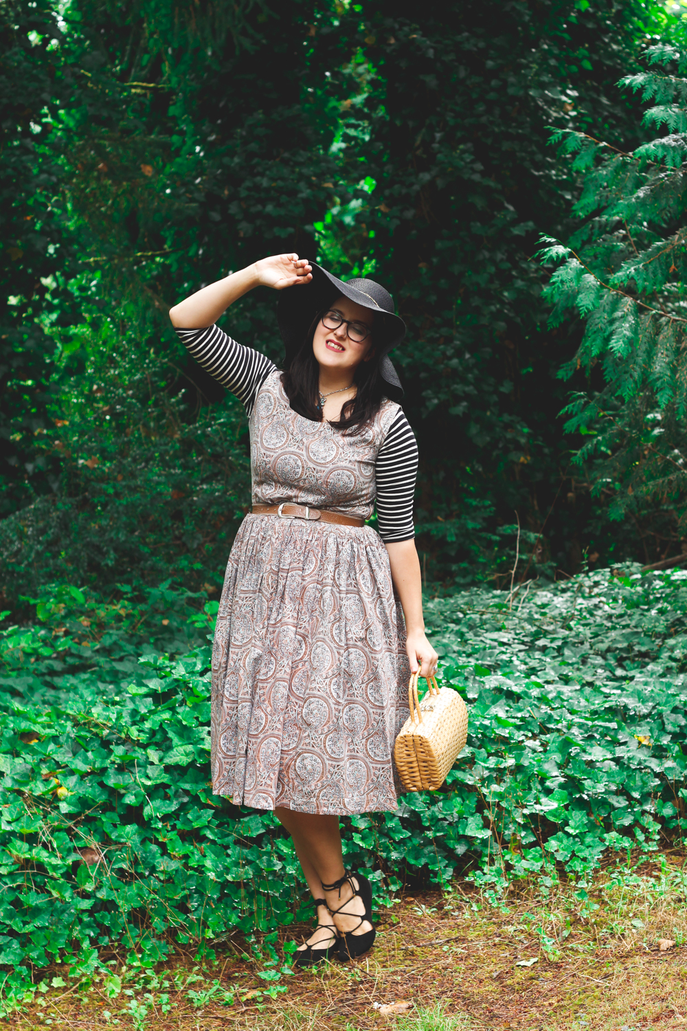 Paisley, strappy flats, and a big hat | kristinasuko.com