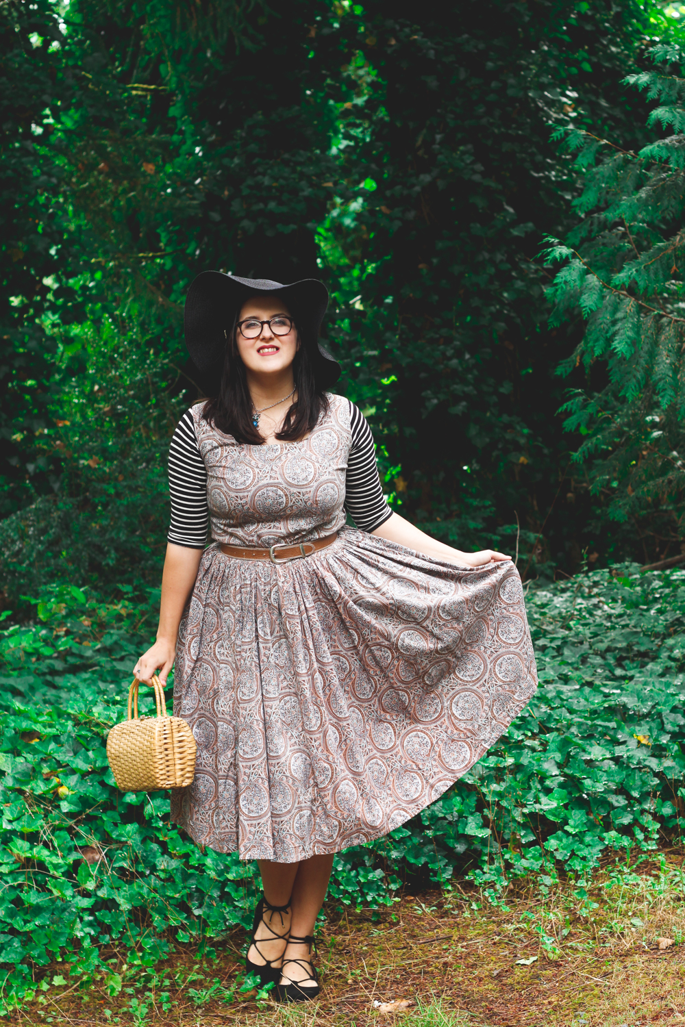 Paisley, strappy flats, and a big hat | kristinasuko.com