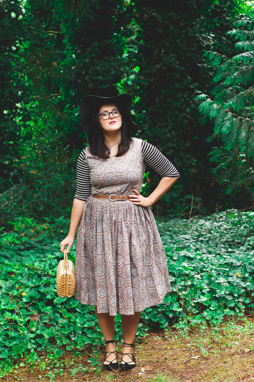 Paisley, strappy flats, and a big hat | kristinasuko.com